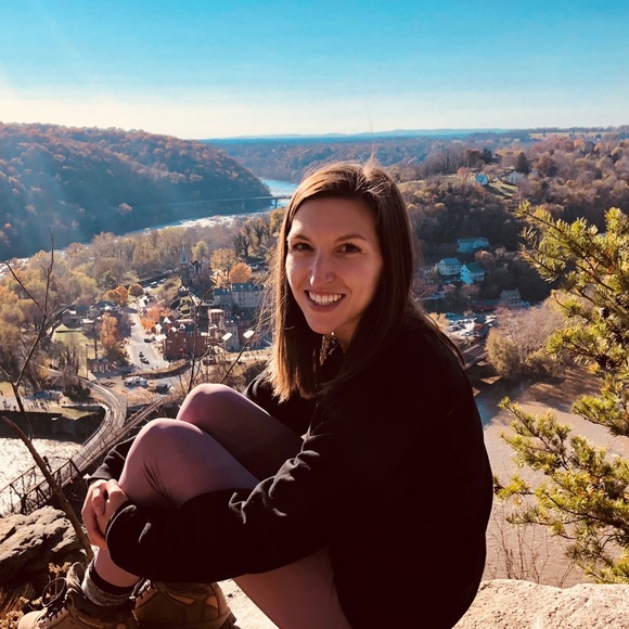 Meet your Posher, Tia - Picture 1 of 1